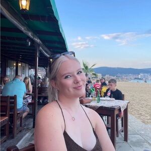 Meet your Posher, Benita